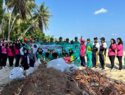 Peringati Harhubnas, UPP Kelas lll Masalembu Lakukan Bersih-bersih Pantai