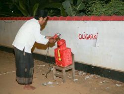 Melalui Pertunjukan, Saprol Ajak Lawan Oligarki