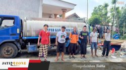 Respon Cepat Keluhan Warga, Sulahuddin DPRD Sumenep Salurkan Bantuan Air Bersih di Lenteng 