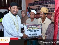 BLT-DBHCHT Mulai Disalurkan, Bupati Fauzi Pastikan Tepat Sasaran