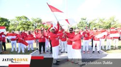 Bupati Sumenep Serahkan Bendera Merah Putih kepada ASN, Dorong Semangat Nasionalisme